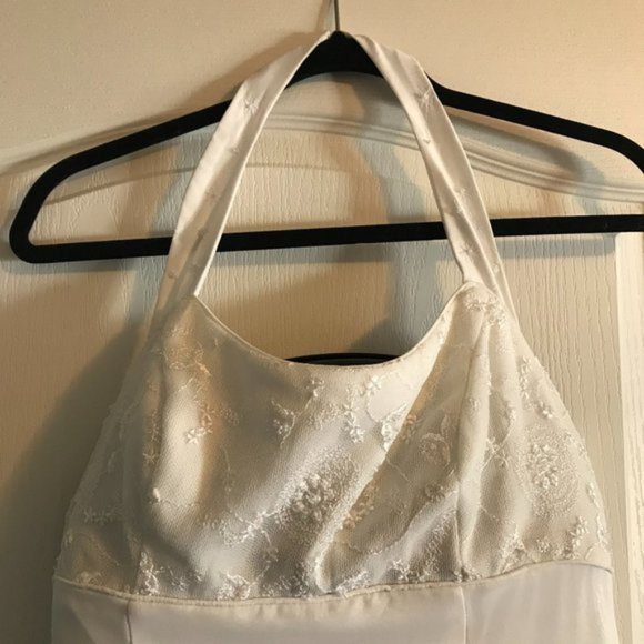 Ivory Wedding Dress - Size 6 - Picture 2 of 13